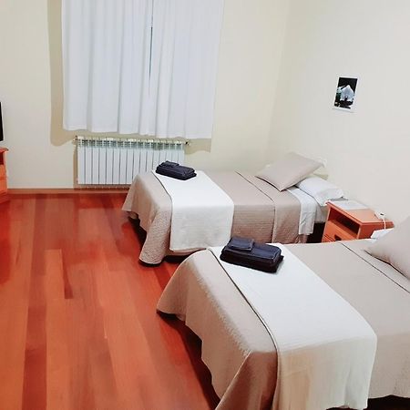 Estrella Do Camino Hotel Калдас Де Реис Стая снимка